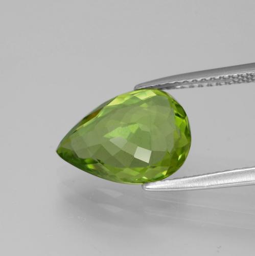 Peridoto Verde acceso naturale da 4.42 ct, Forma a pera, VS