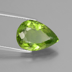 Peridoto Verde acceso naturale da 5.28 ct, Forma a pera, VS