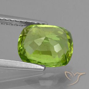 Peridoto Verde medio naturale da 2.62 ct, Cuscino, VS