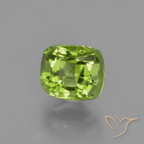 Peridoto Verde medio naturale da 2.35 ct, Cuscino, VS