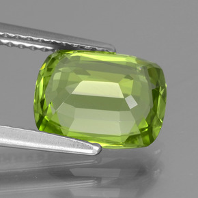Peridoto Verde medio naturale da 2.63 ct, Taglio a cuscino, VS