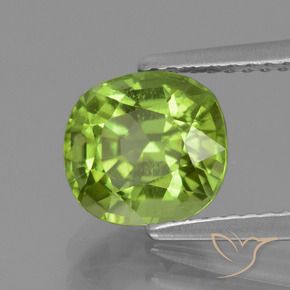 Peridoto Verde medio naturale da 2.26 ct, Cuscino, VS