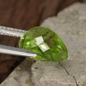 Peridoto Verde medio naturale da 4.54 ct, Forma a pera, VS