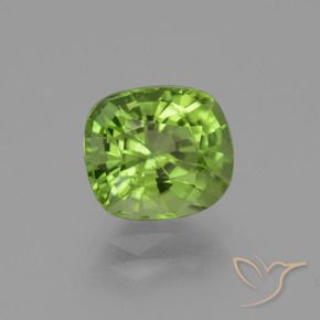 Peridoto Verde medio naturale da 2.41 ct, Cuscino, VVS-VS