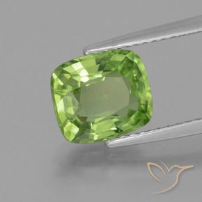 Peridoto Verde medio naturale da 2.48 ct, Cuscino, VS