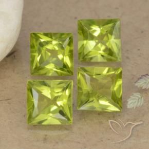 Gemme di Peridoto Verde giallastro vivace naturale da 3.05 ct, Quadrato, VS