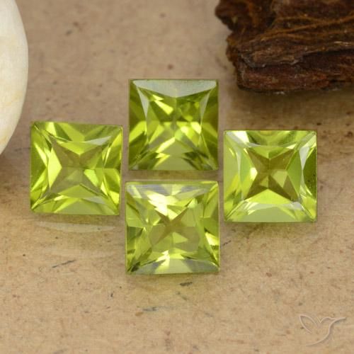 Gemme di Peridoto Verde medio naturale da 2.72 ct, Quadrato, VS