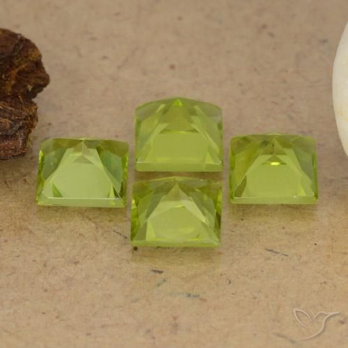 Gemme di Peridoto Verde medio naturale da 2.72 ct, Quadrato, VS