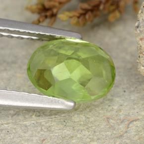 Peridoto Verde medio naturale da 1.24 ct, Ovale, VS