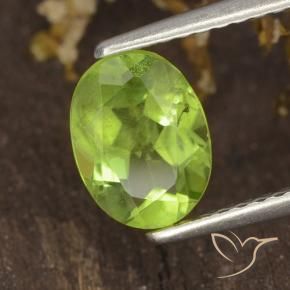 Peridoto Verde medio naturale da 1.38 ct, Ovale, VS