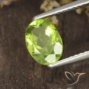 Peridoto Verde medio naturale da 1.38 ct, Ovale, VS