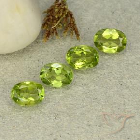 Gemme di Peridoto Verde acceso naturale da 4.90 ct, Ovale, VS