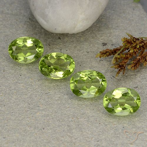 5.34ctw Naturale Verde acceso Peridoto, Ovale, VS
