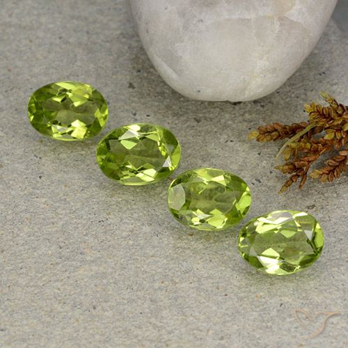 4.96ctw Naturale Verde medio Peridoto, Ovale, VS