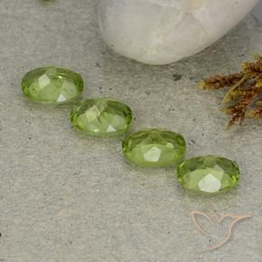 Gemme di Peridoto Verde medio naturale da 5.26 ct, Ovale, VS