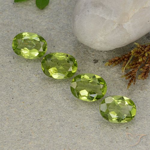 4.92ctw Naturale Verde medio Peridoto, Ovale, VS