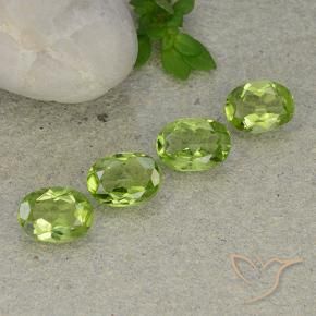 Gemme di Peridoto Verde chiaro e vivace naturale da 4.40 ct, Ovale, VS