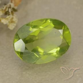 Peridoto Verde medio naturale da 1.37 ct, Ovale, VS