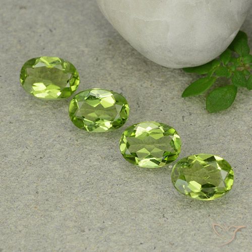 4.79ctw Naturale Verde acceso Peridoto, Ovale, VS