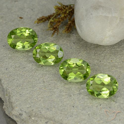 5.28ctw Naturale Verde acceso Peridoto, Ovale, VS