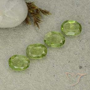 Gemme di Peridoto Verde chiaro e vivace naturale da 3.92 ct, Ovale, VS