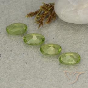 Gemme di Peridoto Verde chiaro e vivace naturale da 3.92 ct, Ovale, VS