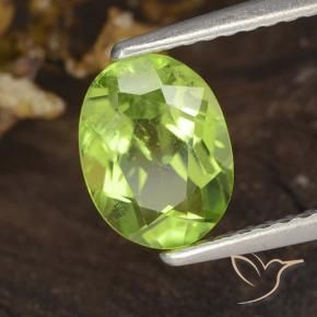 Peridoto Verde acceso naturale da 1.38 ct, Ovale, VS