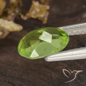 Peridoto Verde acceso naturale da 1.38 ct, Ovale, VS