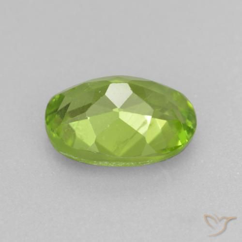 Peridoto Verde acceso naturale da 1.37 ct, Ovale, VS
