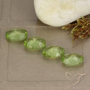 Gemme di Peridoto Verde chiaro e vivace naturale da 4.15 ct, Ovale, VS