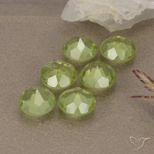 Gemme di Peridoto Verde chiaro naturale da 2.75 ct, Rotondo, VVS-VS