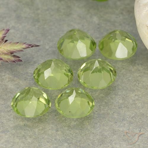 Gemme di Peridoto Verde chiaro naturale da 2.43 ct, Rotondo, VVS-VS