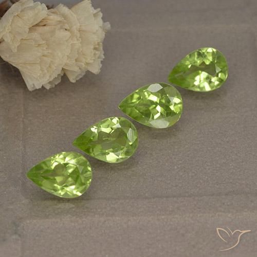 Gemme di Peridoto Verde chiaro e vivace naturale da 2.64 ct, Forma a pera, VVS-VS