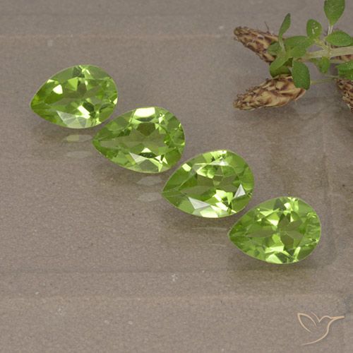3.04ctw Naturale Verde medio Peridoto, Forma a pera, VS