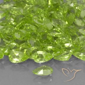 Peridoto Verde medio naturale da 0.21 ct, Forma a pera, VVS-VS