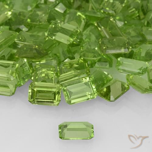 Peridoto Verde medio naturale da 0.59 ct, Ottagonale / Taglio smeraldo, VVS-VS