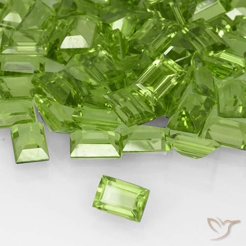 Peridoto Verde medio naturale da 0.61 ct, Taglio a baguette, VVS-VS
