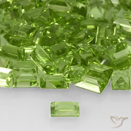 Peridoto Verde medio naturale da 0.61 ct, Taglio a baguette, VVS-VS