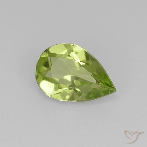 Peridoto Verde chiaro e vivace naturale da 0.44 ct, Forma a pera, VVS-VS