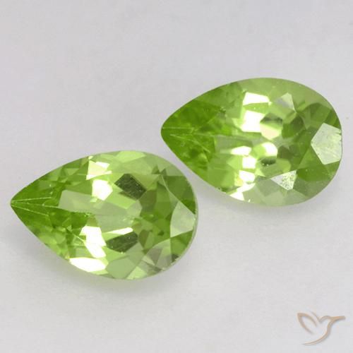 Gemme di Peridoto Verde medio naturale da 0.91 ct, Forma a pera, VVS-VS