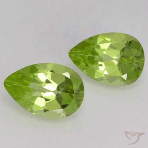 Gemme di Peridoto Verde acceso naturale da 0.85 ct, Forma a pera, VVS-VS