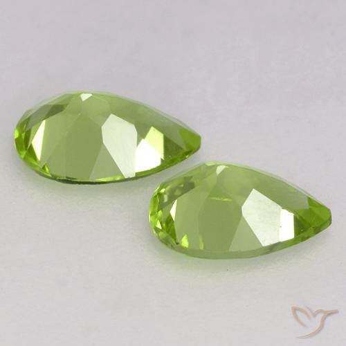 Gemme di Peridoto Verde acceso naturale da 0.85 ct, Forma a pera, VVS-VS