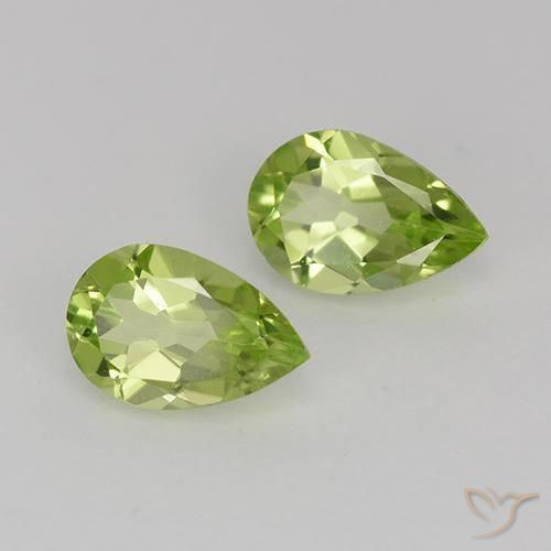 Gemme di Peridoto Verde chiaro e vivace naturale da 0.83 ct, Forma a pera, VVS-VS