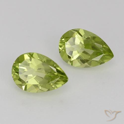 Gemme di Peridoto Verde chiaro e vivace naturale da 0.92 ct, Forma a pera, VVS-VS