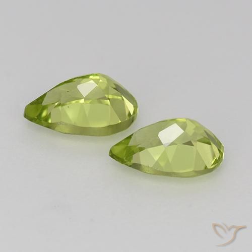 Gemme di Peridoto Verde chiaro e vivace naturale da 0.92 ct, Forma a pera, VVS-VS