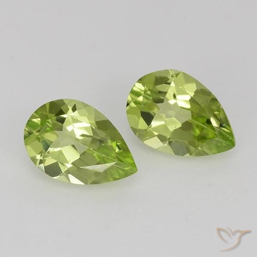Gemme di Peridoto Verde chiaro naturale da 0.84 ct, Forma a pera, VVS-VS