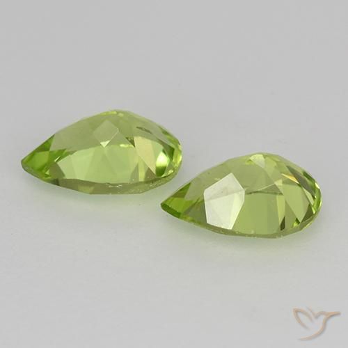 Gemme di Peridoto Verde chiaro e vivace naturale da 0.90 ct, Forma a pera, VVS-VS