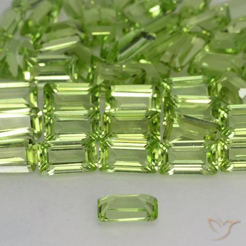 Peridoto Verde chiaro e vivace naturale da 0.30 ct, Ottagonale / Taglio smeraldo, VVS-VS