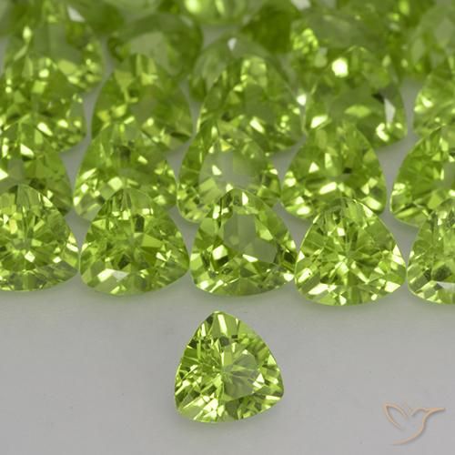 Peridoto Verde acceso naturale da 0.50 ct, Taglio trillion, VVS-VS