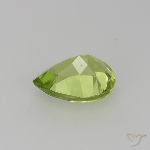 Peridoto Verde medio naturale da 0.82 ct, Forma a pera, VS